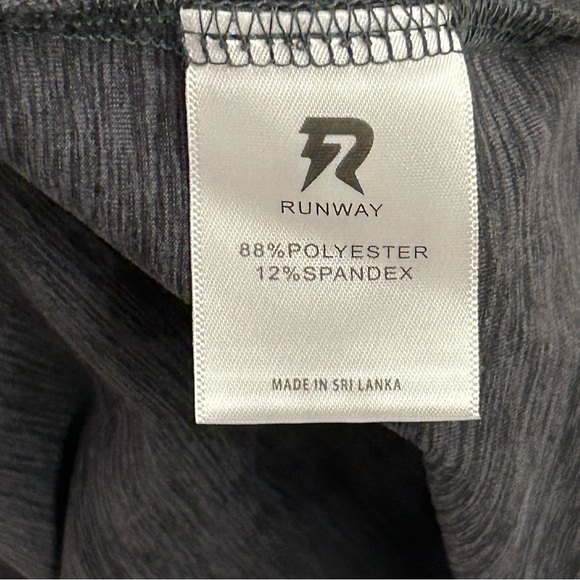 Runway shirt size M 8/10 boys - Picture 4 of 5
